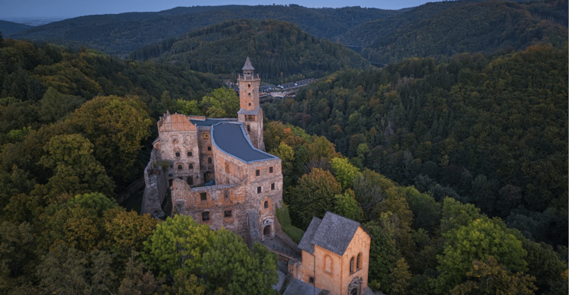 Zamek Grodno, widok z drona