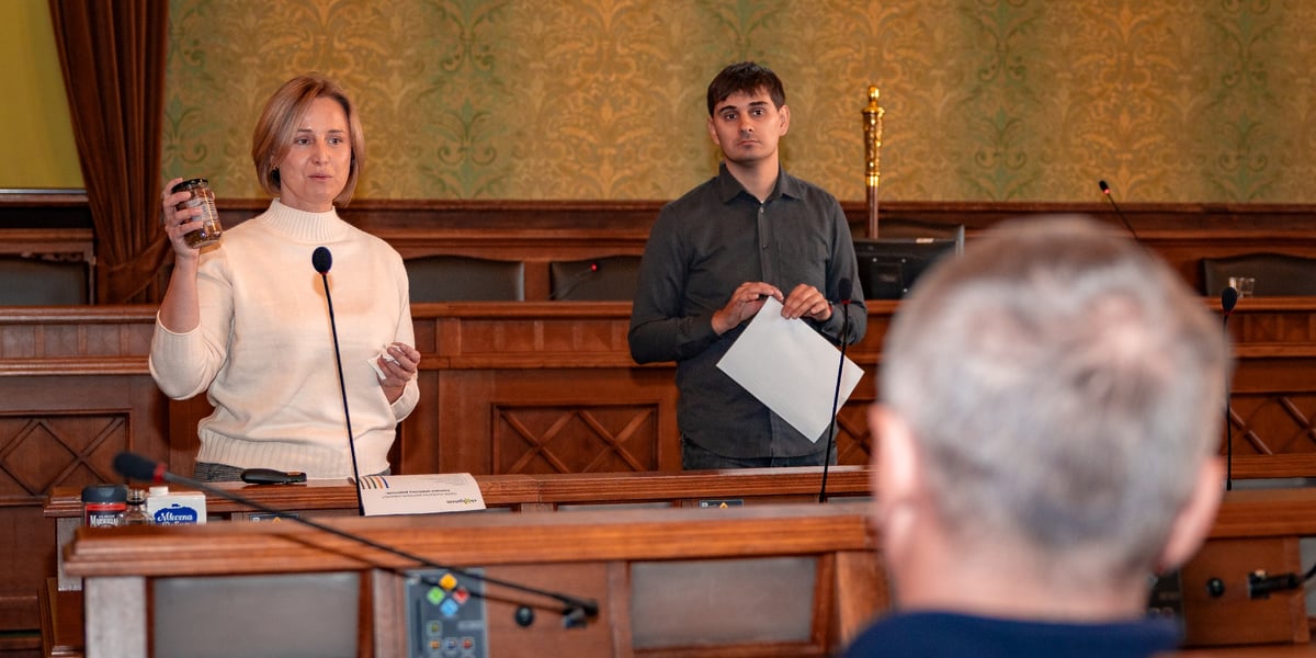 Szkolenie dla gastronomii o gospodarowaniu odpadami w Sali Sesyjnej Rady Miejskiej Wrocławia 
