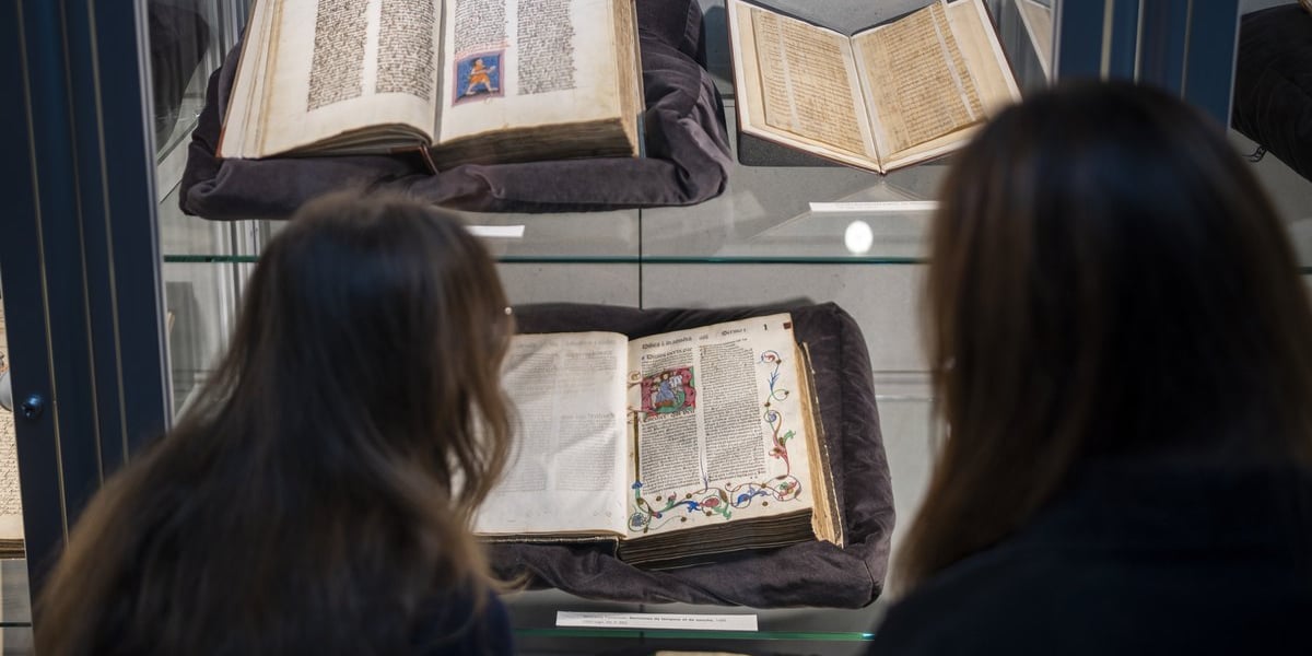 Wystawa obiektów z księgozbioru klasztoru dominikanów we Wrocławiu w Bibliotece Uniwersyteckiej