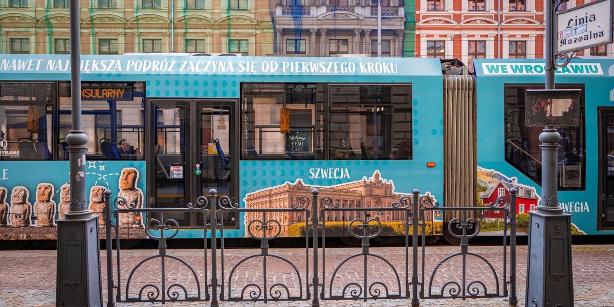 Tramwaj Konsularny, który od 23.10.2026 jeździ po Wrocławiu