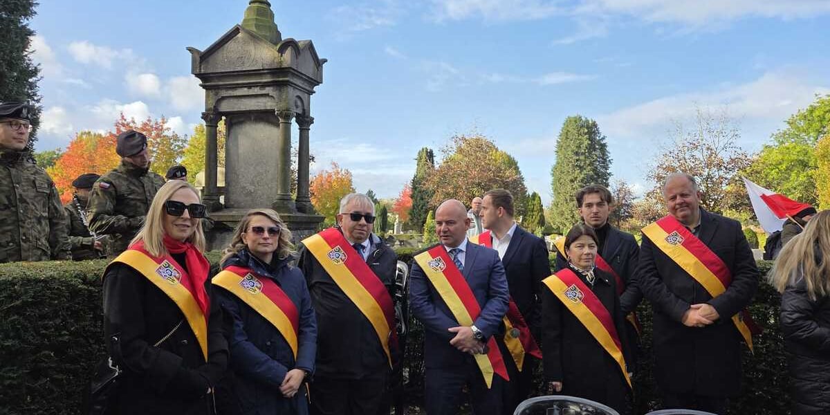 Uroczystości upamiętniające wyzwolenie Bredy przez polskich żołnierzy. Breda, 24.10.2026. Na zdjęciu delegacja Rady Miejskiej Wrocławia.
