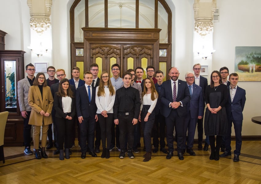Prezydent wręczył stypendia najlepszym studentom