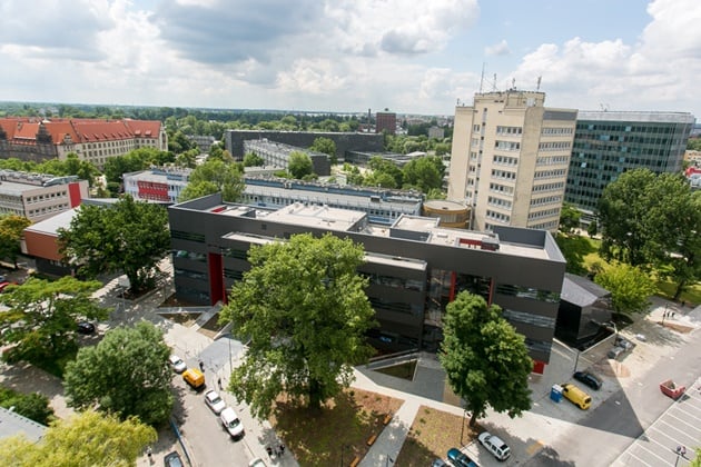 Trzem uczelniom przybyło profesorów tytularnych