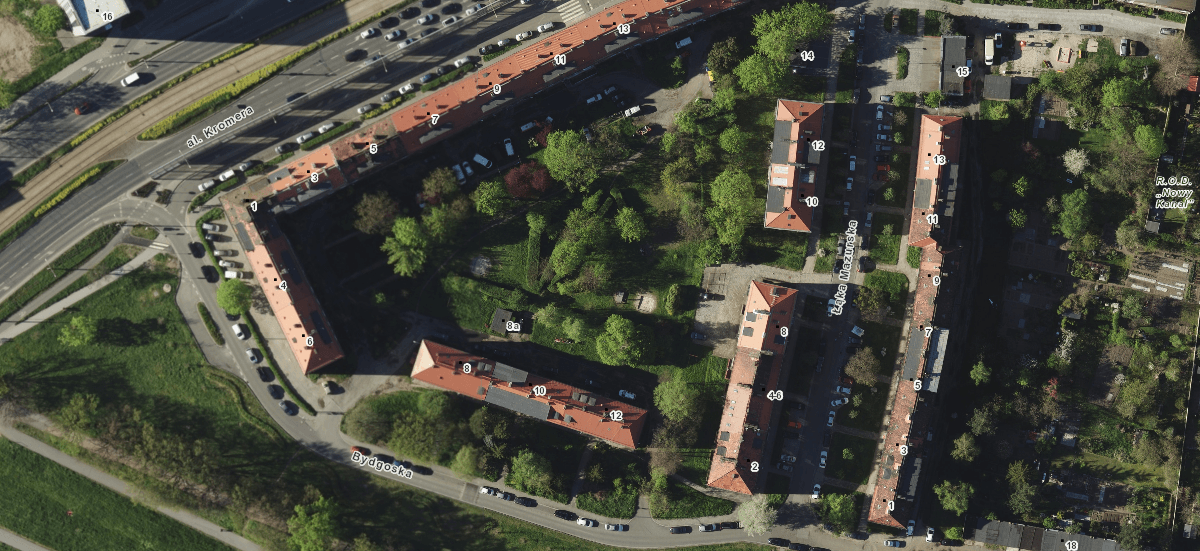 Podwórko przy ul. Łąka Mazurska we Wrocławiu