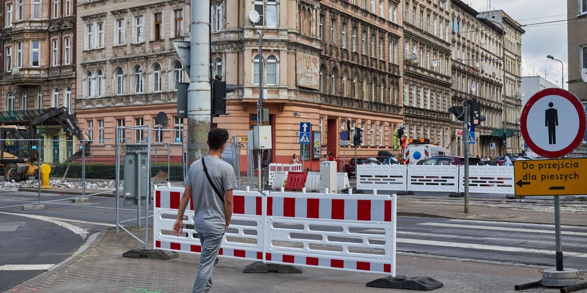 Przebudowa ul. Pomorskiej potrwa około półtora roku. Kierowcy i pasażerowie komunikacji miejskiej muszą liczyć się z utrudnieniami