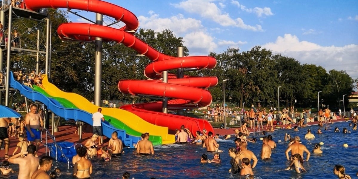 Najwięcej osób odwiedziło w sezonie letnim 2022 odkrytą pływalnię Orbita (na zdjęciu)