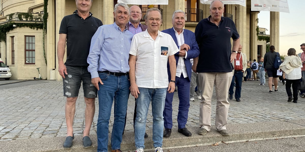 Mistrzowie świata seniorów – team Vytas; od lewej: Michał Kwiecień, Wojciech Olański (Litwa), Vytautas Vainikonis (Litwa), Włodzimierz Starkowski, Jacek Romański i Apolinary Kowalski