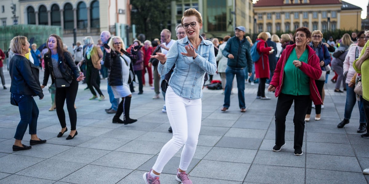 Wrocławska Potańcówka na pl. Wolności 17 września 2022 r. - na zdjęciach uczestnicy