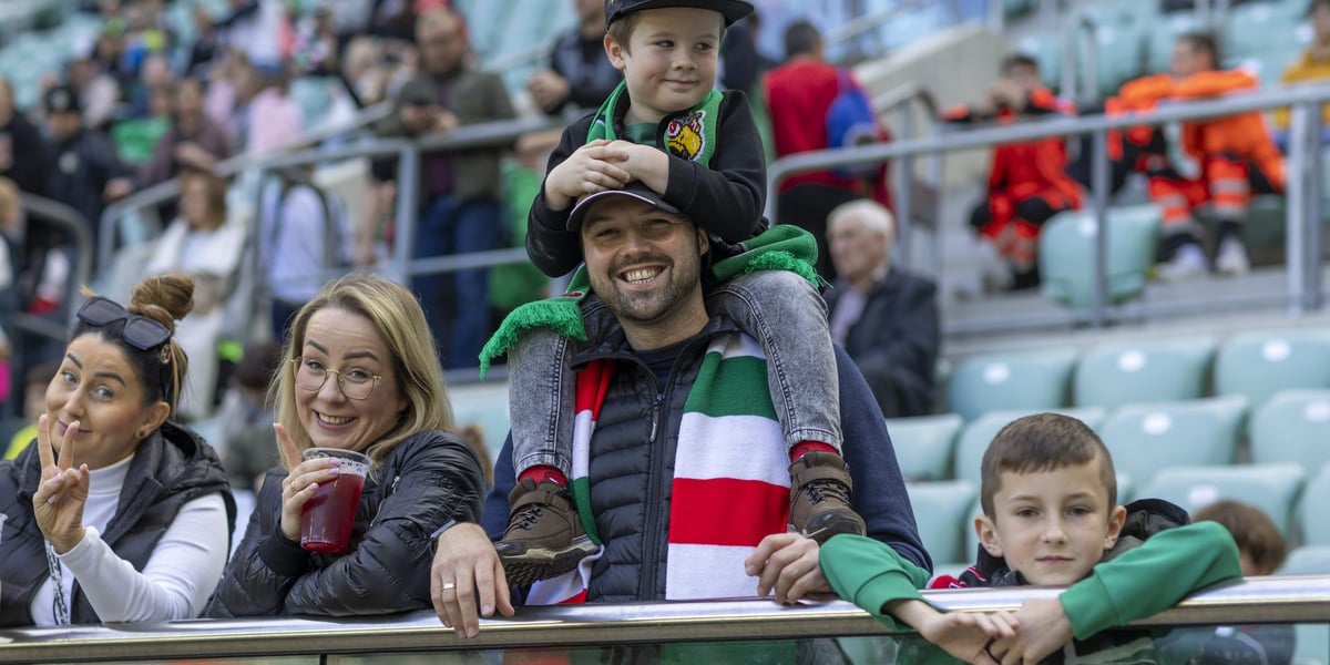 Na zdjęciu kibice podczas meczu Śląsk Wrocław - Jagiellonia Białystok na Tarczyński Arena, 23 października 2022 r.
