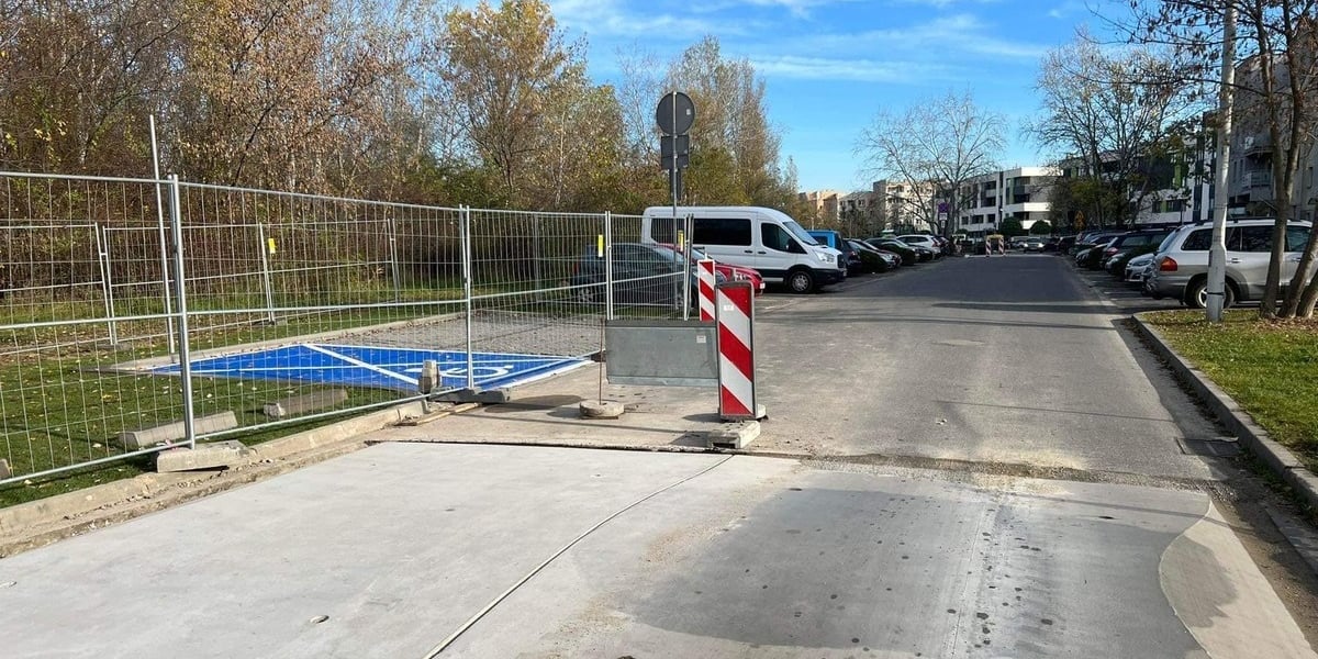 Na zdjęciu część nowego progu zwalniającego i miejsc postojowych, w tym dla osób niepełnosprawnych, przy ul. Idzikowskiego