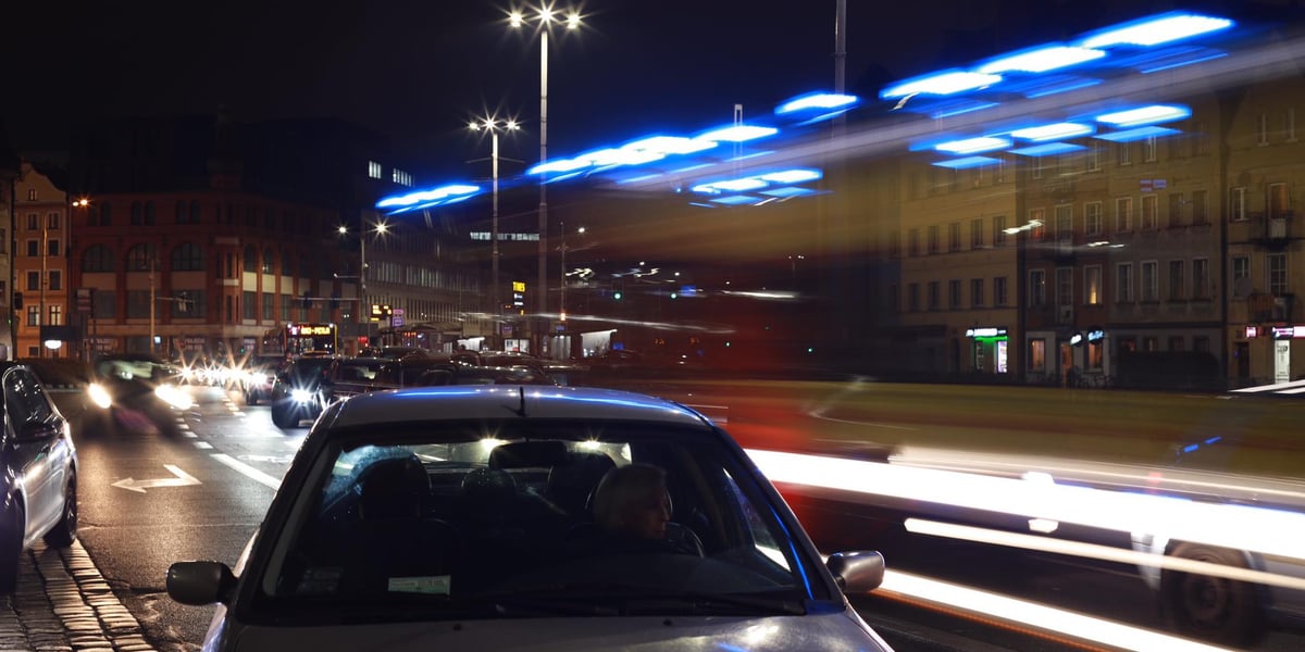 Na zdjęciu korek we Wrocławiu, zdjęcie ilustracyjne