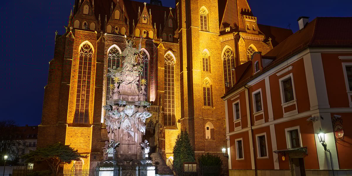 Magiczny Ostrów Tumski to cel wycieczek tłumów wrocławian i turystów...