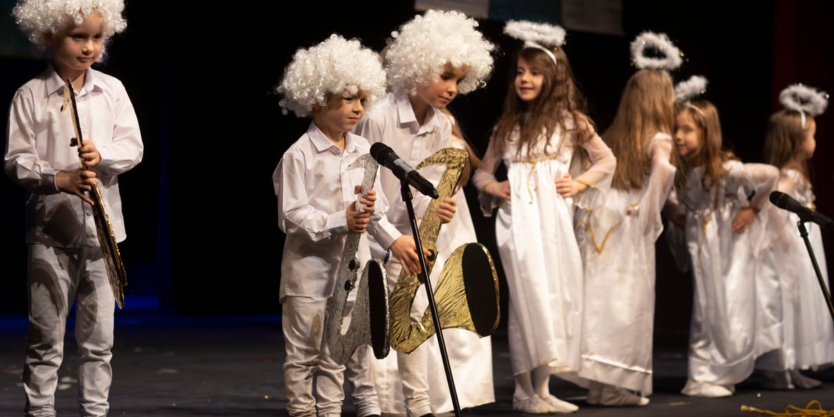 Na zdjęciu: „Aniołkowe Granie” we Wrocławskim Teatrze Lalek
