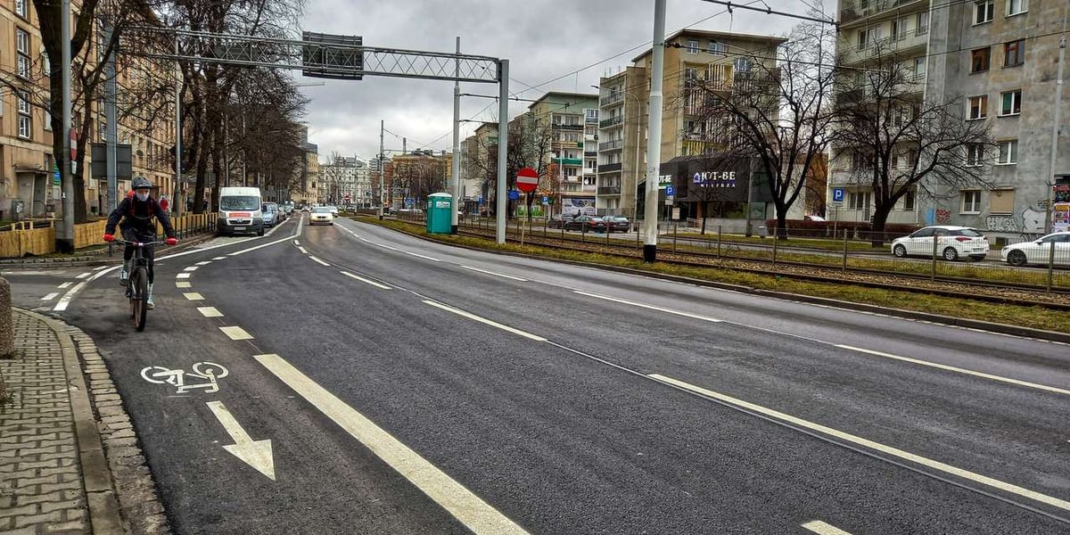 Poprawa stanu nawierzchni pl. Społecznego i odcinka ul. Piłsudskiego