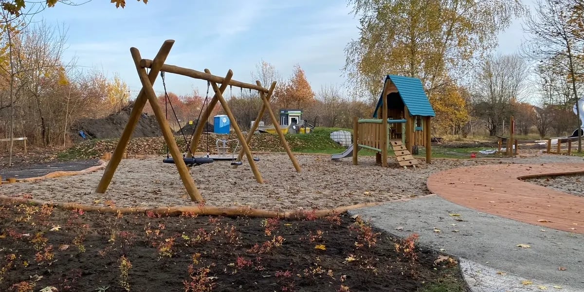 Park przy ul. Pakosławskiej (Zielony klin Żmigrodzki) – Etap II