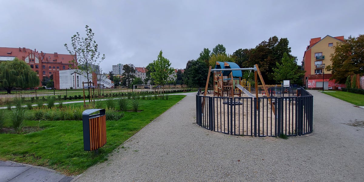 Zieleń to życie – parki kieszonkowe, nasadzenia i zielone zakątki w całym mieście, ul. Kwaśna