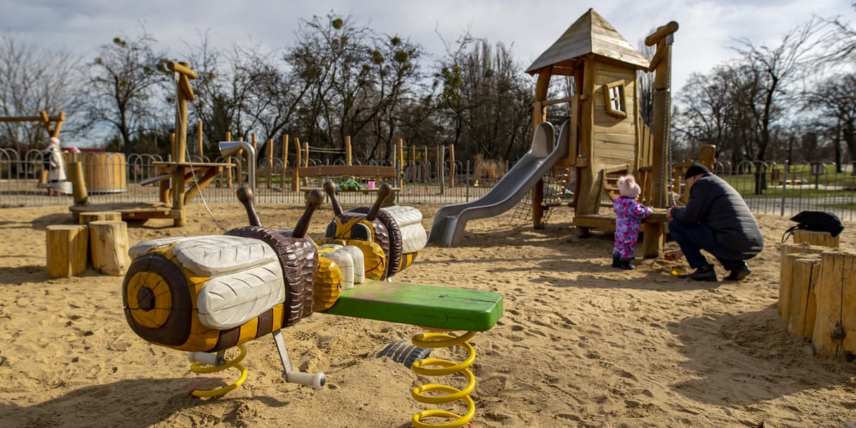 Plac zabaw i siłownia zewnętrzna na Niskich Łąkach