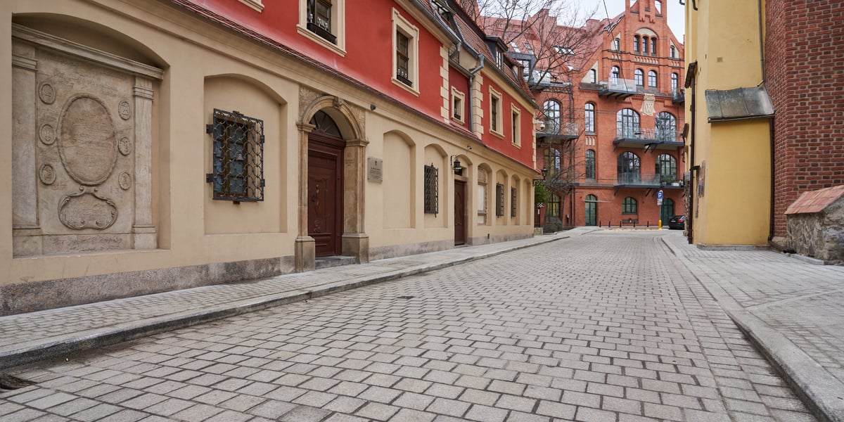 Fragment wyremontowanej ulicy Wszystkich Świętych 