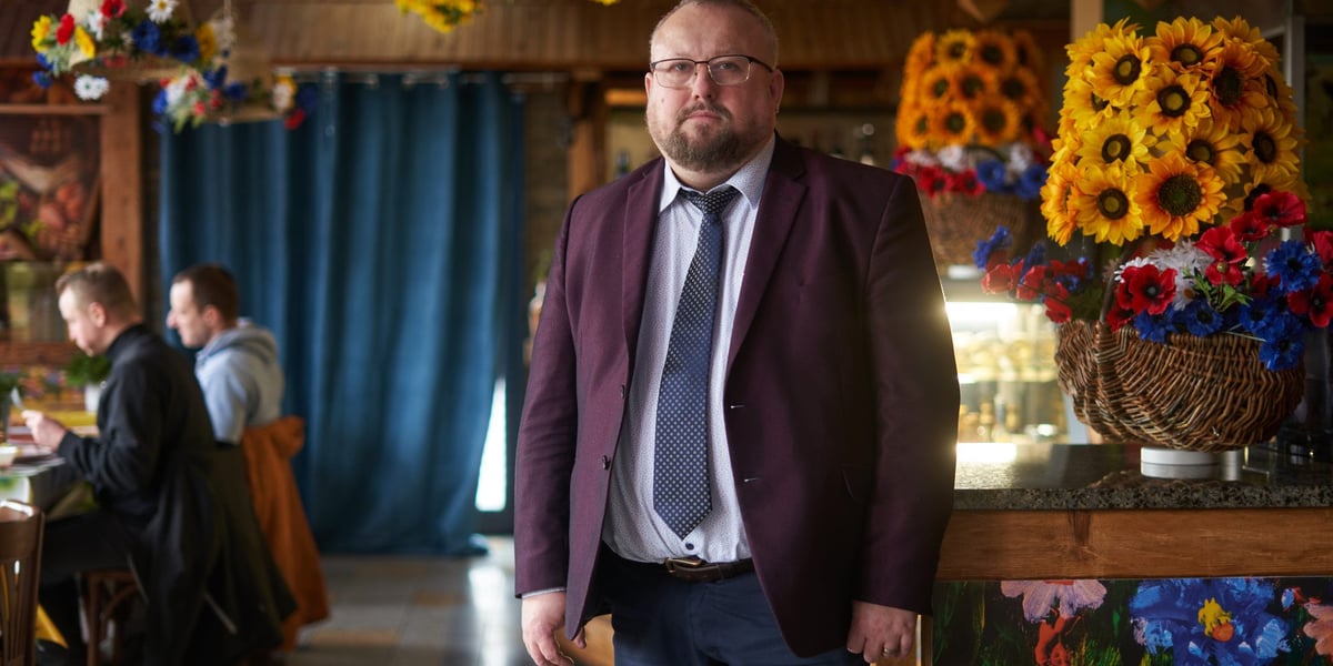 Na zdjęciu: Andrzej w garniturze, właściciel Centrum Gastronomicznego Margaret