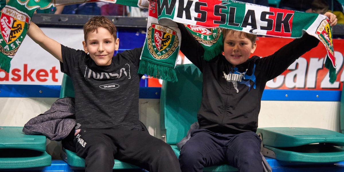 Śląsk Wrocław - Astoria Bydgoszcz w hali Orbita, zdjęcia kibiców i meczu
