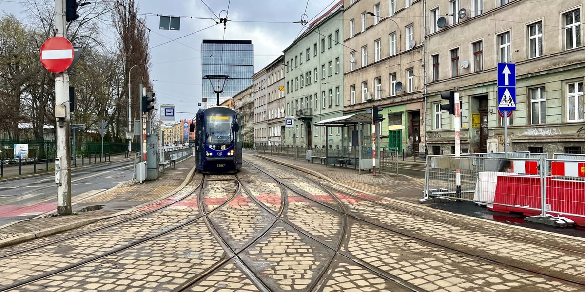 Tak jeszcze wygląda skrzyżowanie ulic Pułaskiego i Małachowskiego. 1 kwietnia wejdą na nie torowcy.