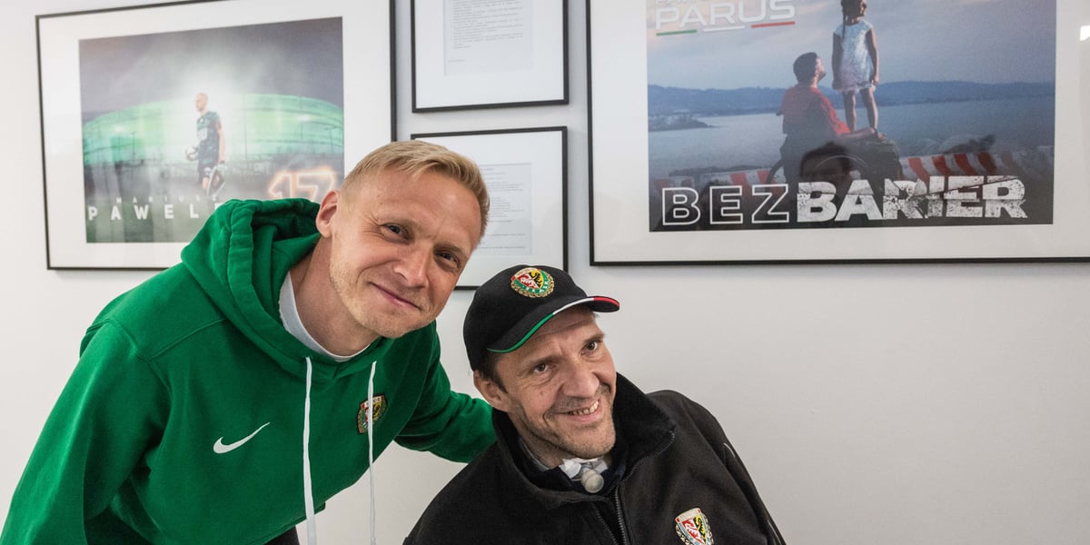 Paweł Parus i Marcin Pawelec na spotkaniu z uczniami w ramach projektu edukacyjnego w Zespole Szkół nr 20