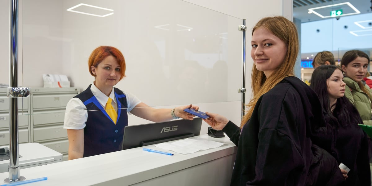 Punkt paszportowy w Pasażu Grunwaldzkim we Wrocławiu