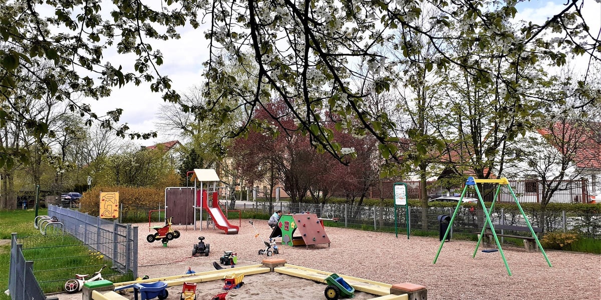 W nowe urządzenia zostanie wkrótce wyposażony m.in. zieleniec przy ul. Jerzmanowskiej