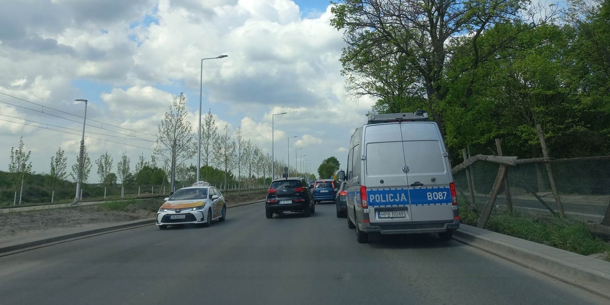 Są utrudnienia na ul. Kosmonautów między Nowymi Żernikami a szpitalem. 