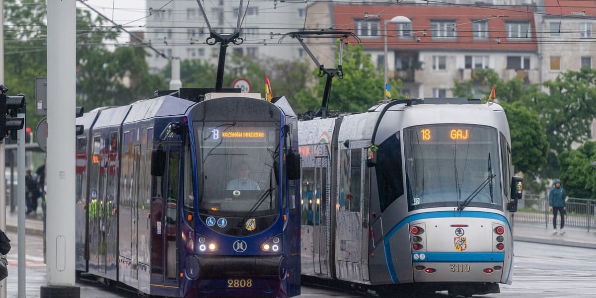 Tramwaje linii 18 i 19 zadebiutowały dziś na wrocławskich torach.