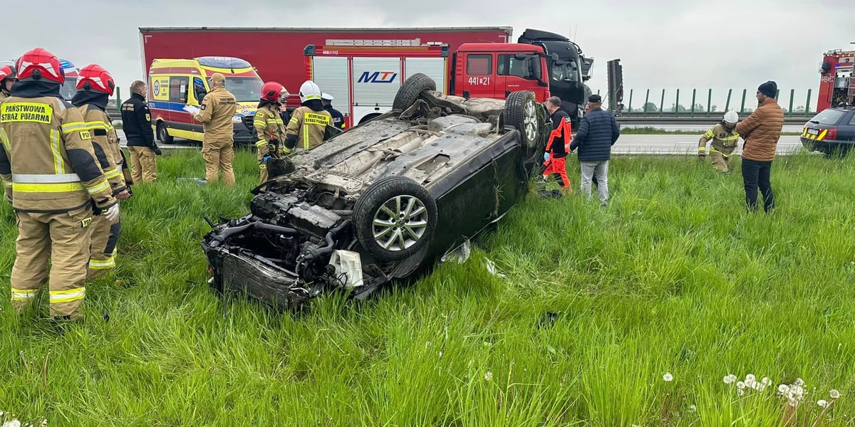 Wypadek na A4. Pokiereszowany samochód