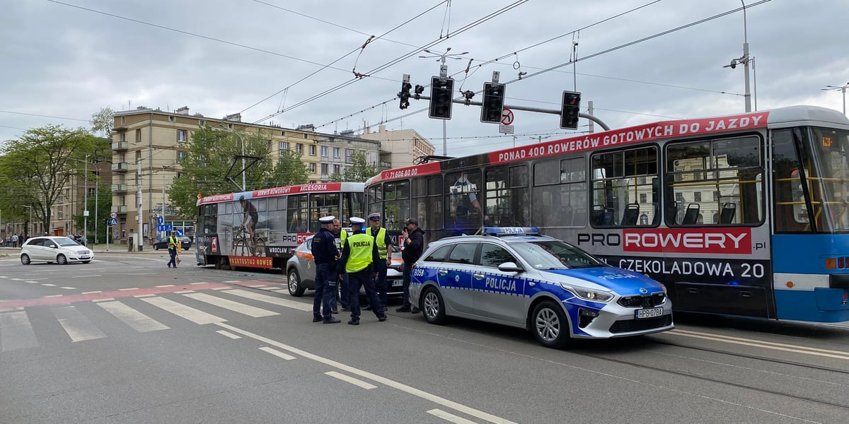 Zderzenie tramwajów w okolicach dworca świebodzkiego.