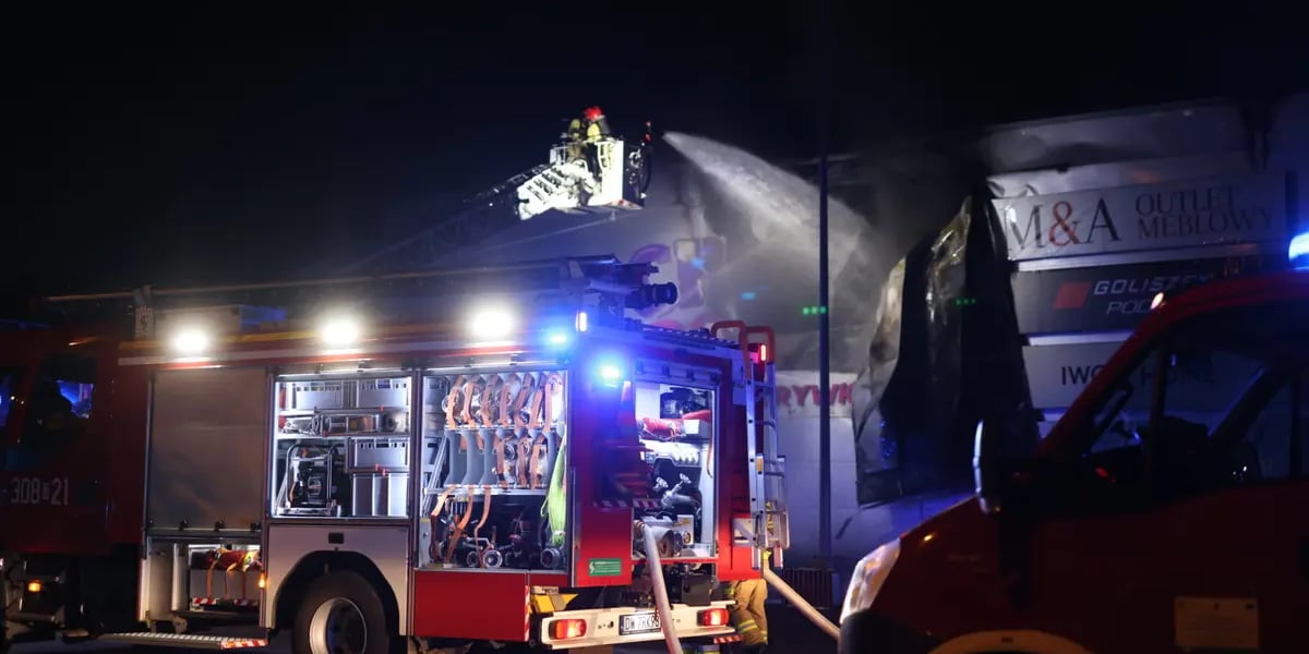 Pożar na Brucknera. W akcji brało udział 9 jednostek straży pożarnej. 
