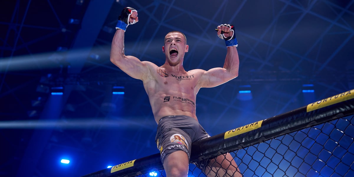 Sobotnia gala MMA we wrocławskiej Hali Orbita. Na zdjęciu jeden z zawodników
