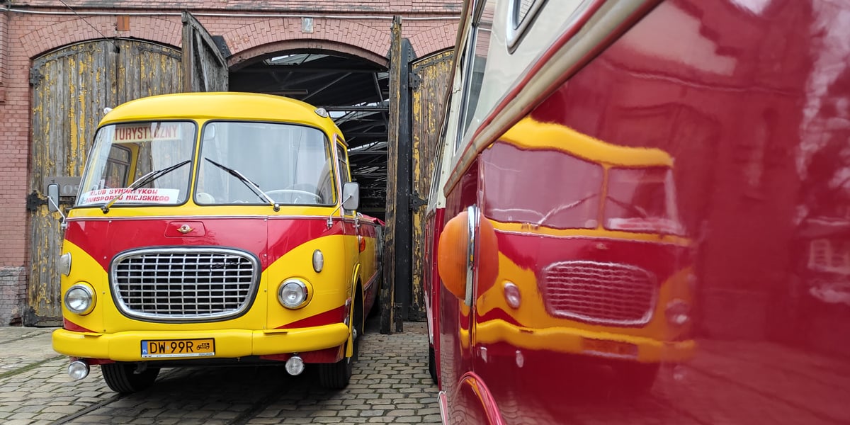 Przyjdź na dzień otwarty w Zajezdni Popowice. Na zdjęciu autobus "ogórek"