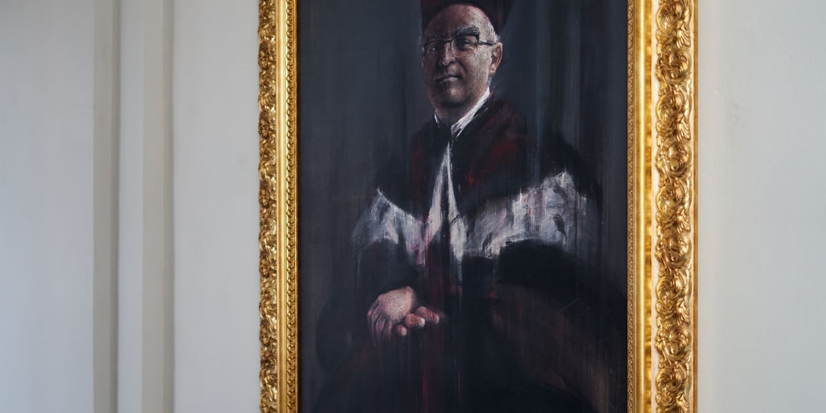 Na zdjęciu portret malarski rektora Przemysława Wiszewskiego