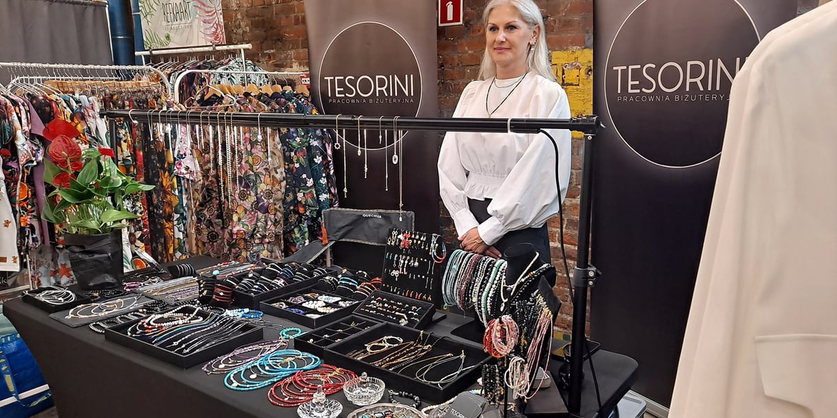 Stoisko z biżuterią na Fashion Meeting - Kupuj Świadomie w Czasoprzestrzeni 