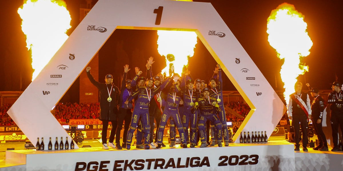 Żużlowcy Motoru Lublin na podium ze złotymi medalami