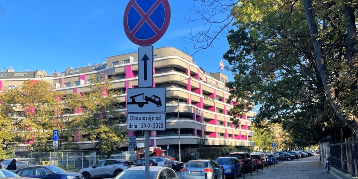 Na ul. Dawida na Hubach już stoją znaki informujące o zakazie parkowania. Niebawem  rozpocznie się tam stawianie oznakowań. 