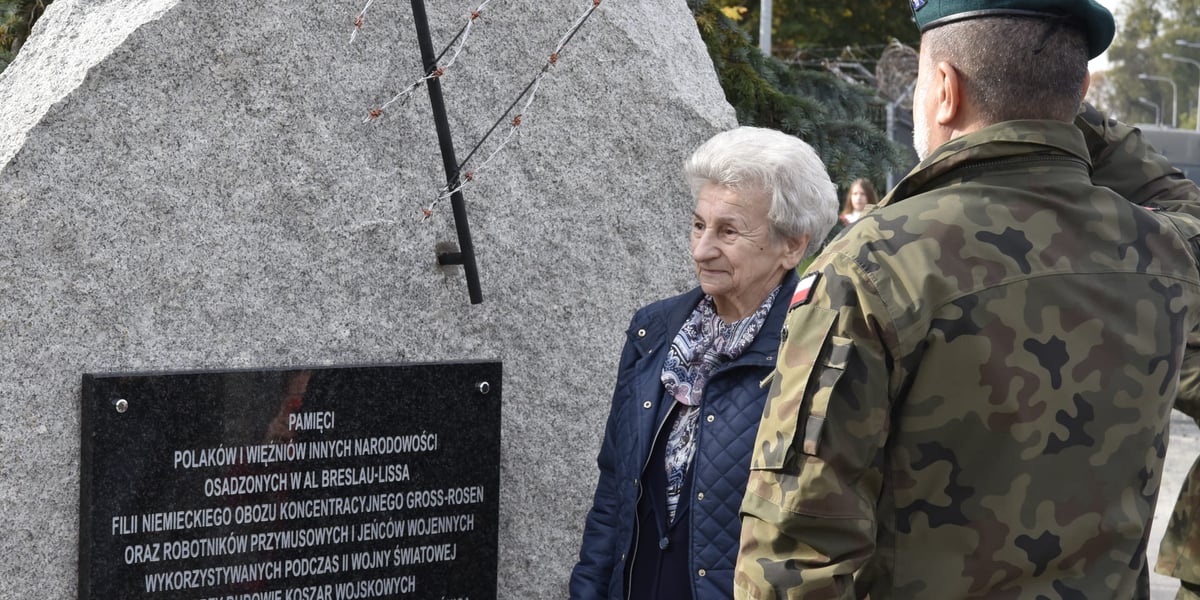 Odsłonięcie pomnika w Leśnicy upamiętniającego więźniów obozu pracy AL Breslau-Lissa, Wrocław 24 października 2023