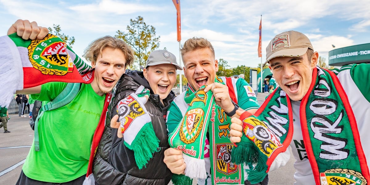 Kibice przed meczem Śląsk - Legia na Tarczyński Arenie
