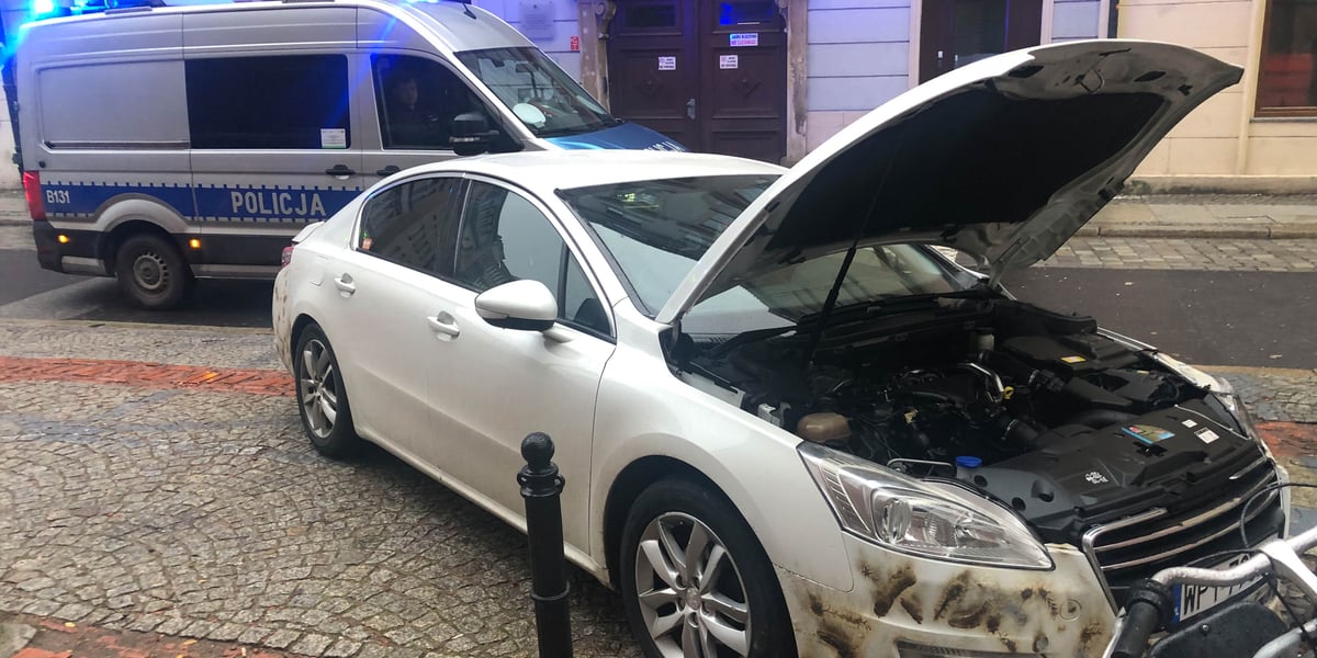 Nadpalone auto porzucone w okolicy wrocławskiego rynku