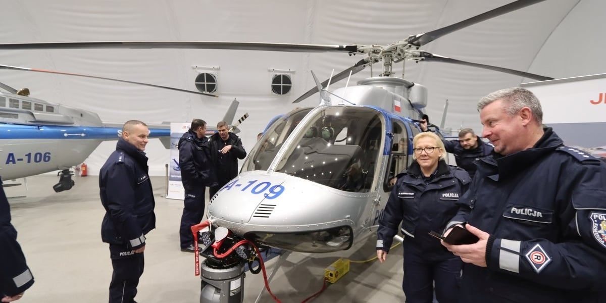 Za blisko 170 mln zł (część pieniędzy pochodziła z funduszy europejskich) polska policja kupiła cztery śmigłowce Bell-407GXi