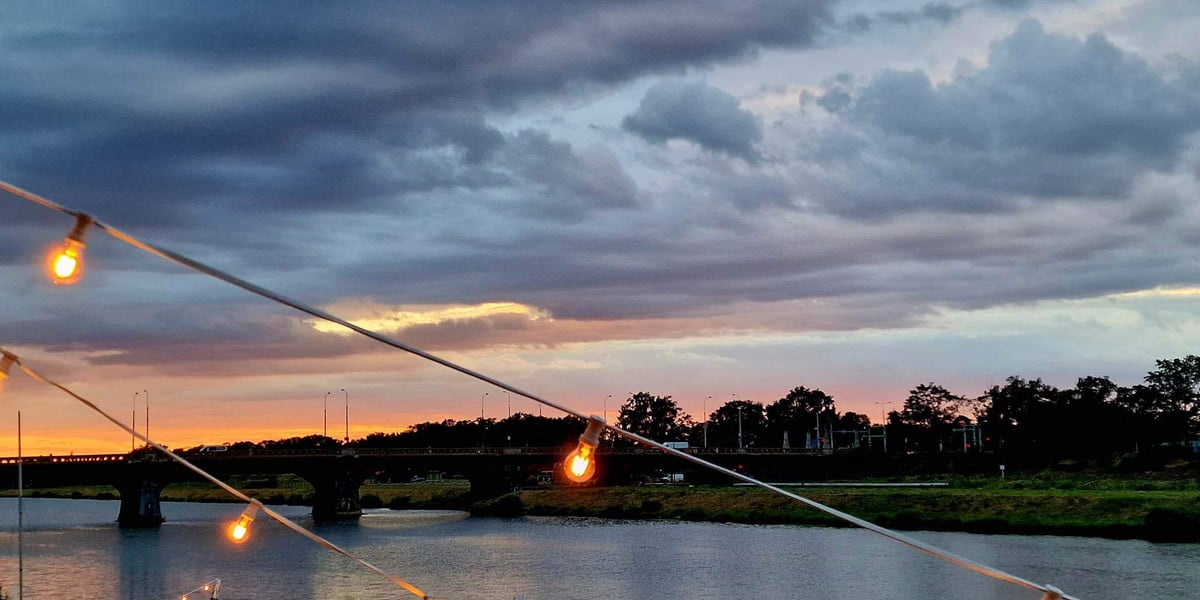 Zachód słońca sfotografowany z Mariny Kleczków