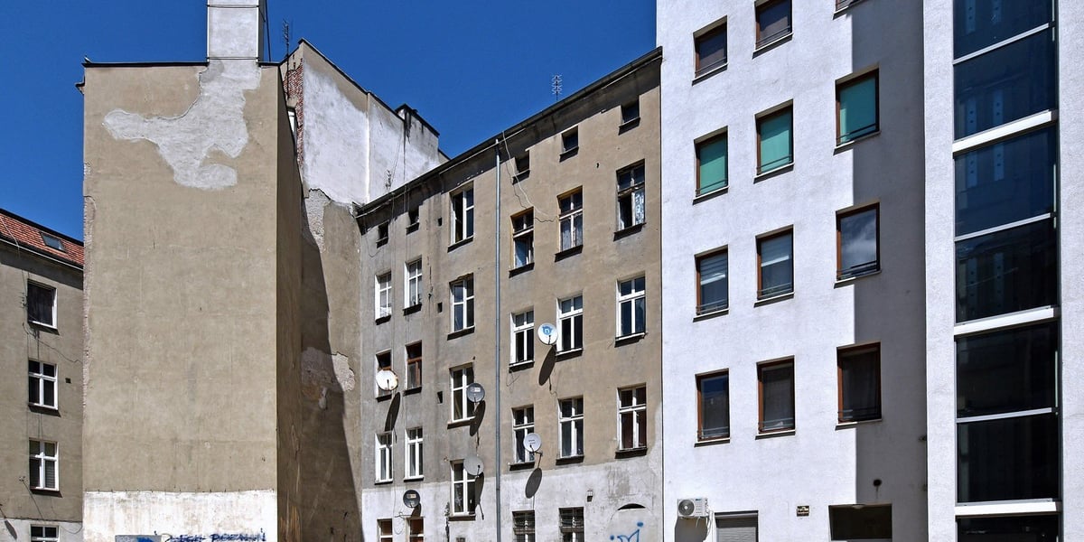 Budynek przy ul. Komuny Paryskiej