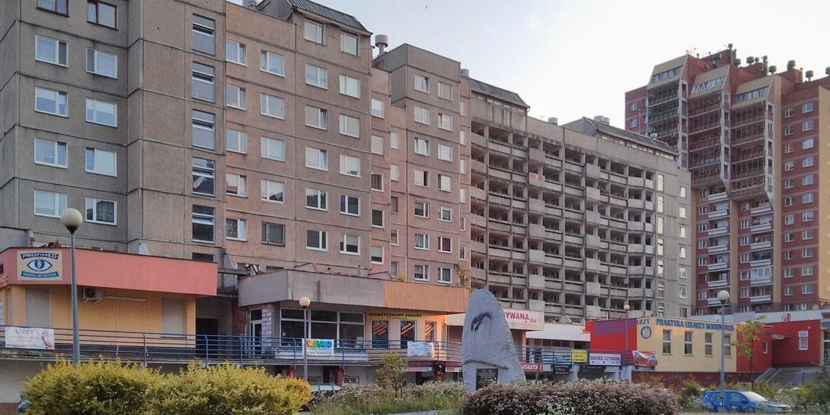 Pomnik na bulwarze Ikara