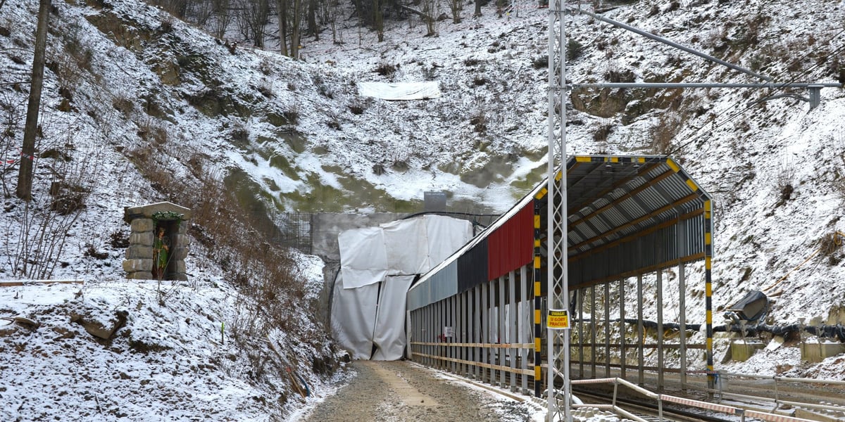 Tunel koło Trzcińska na Dolnym Śląsku 