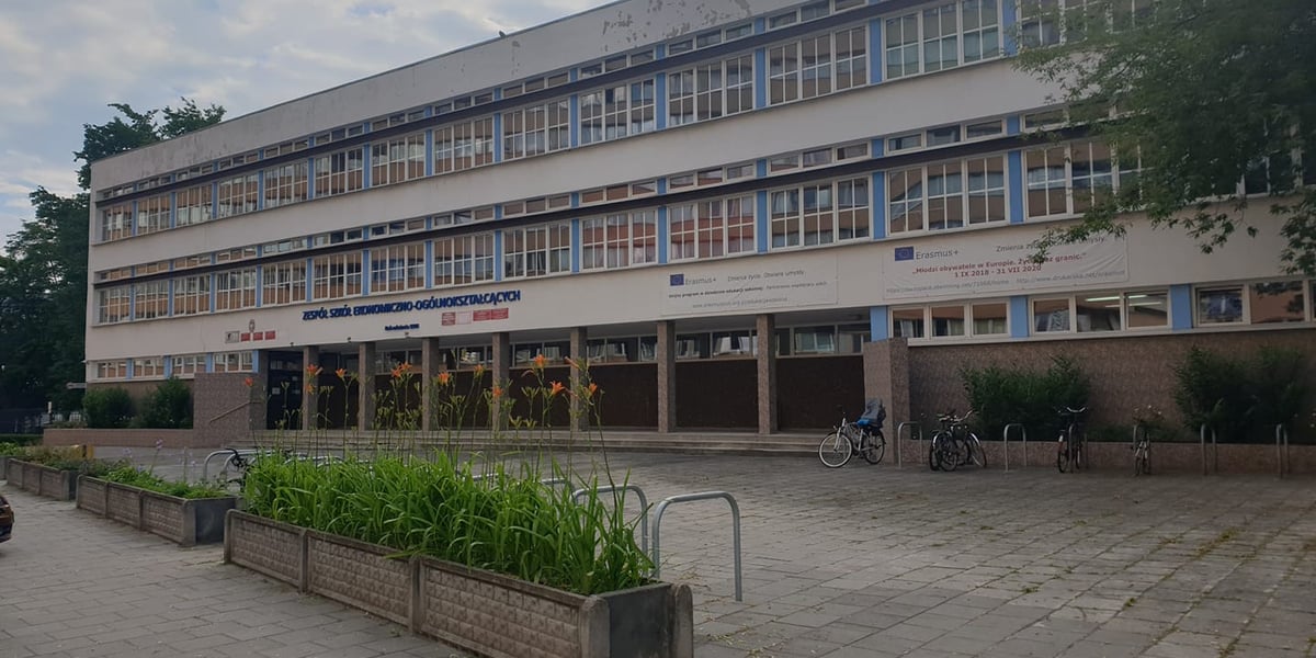  Zespół Szkół Ekonomiczno-Ogólnokształcących przy ul. Drukarskiej 50 we Wrocławiu