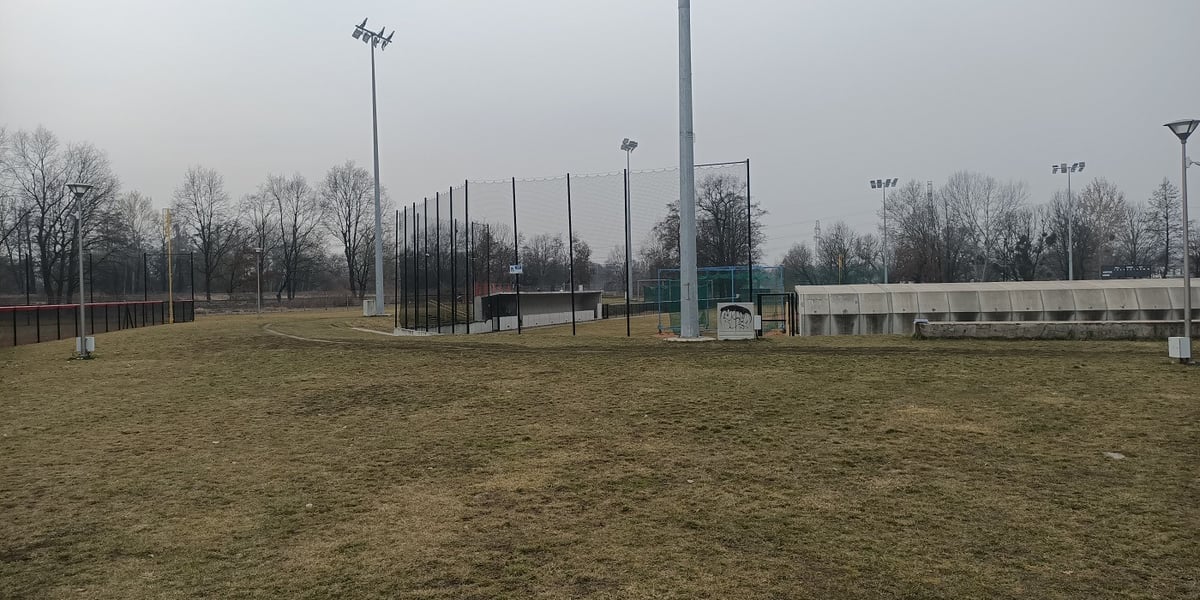 Boisko Zakrzów przy ul. Niepodległości 6 