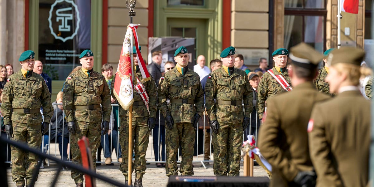Uroczystość nadania sztandaru 4. Regionalnej Bazie Logistycznej Wojska Polskiego. Wrocław, 15.03.2024